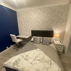 1 Bedroom Luxury By London